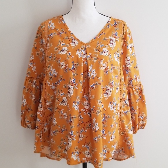 Chloah Blouse - Picture 1 of 6